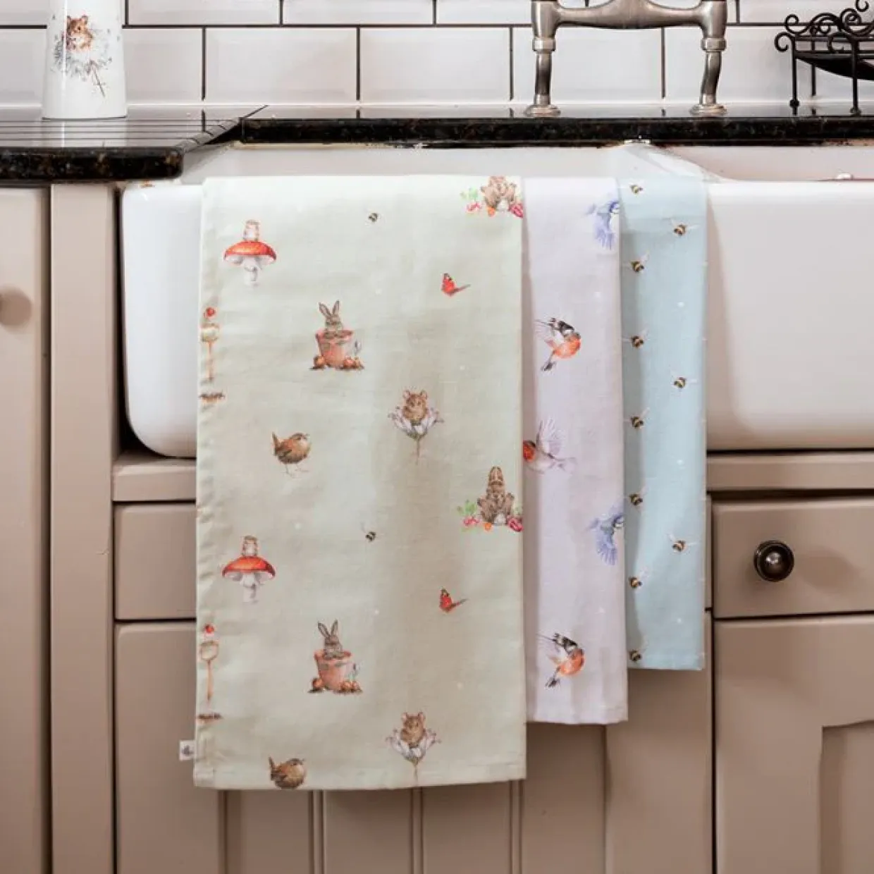 Busy Bee' Bee Tea Towel