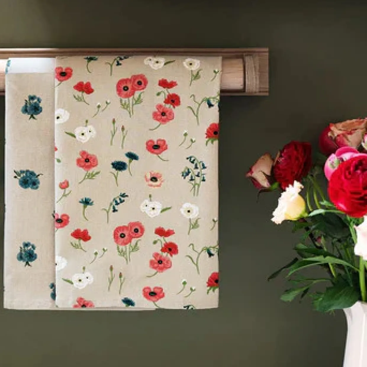Poppy Meadow Set Of 2 Tea Towels By Sophie Allport