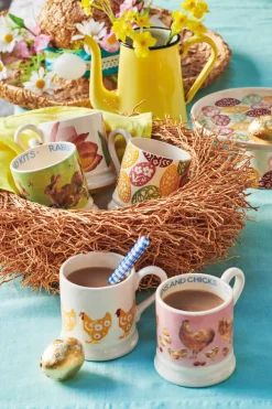 Yellow Hen 1/2 Pint Mug